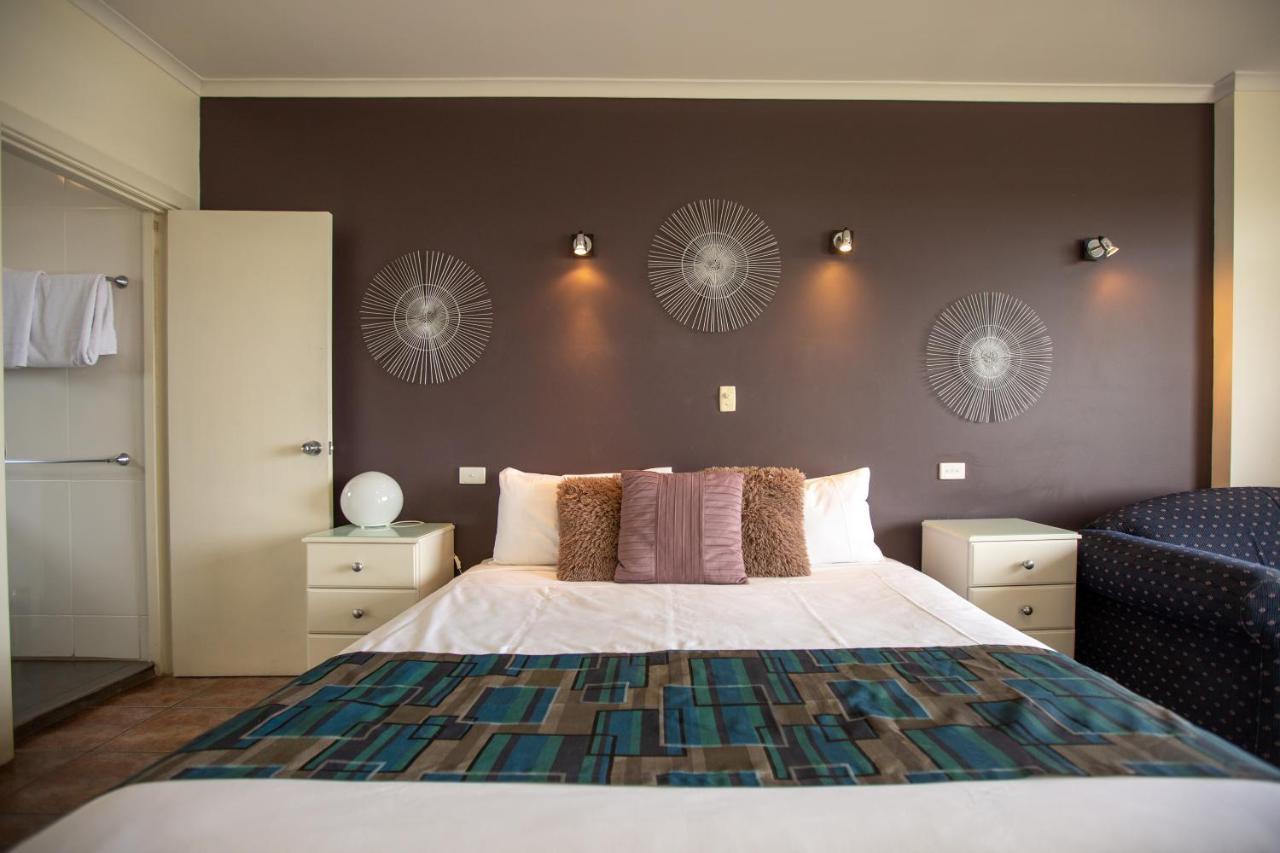 Motel Lakeview Motel And Apartments 4*